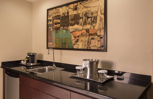 Southgate Hotel | Hilton Houston Plaza/Medical Center