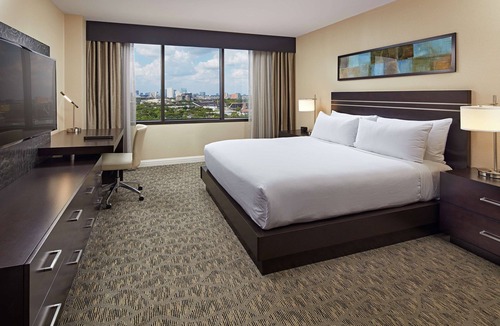 Southgate Hotel | Hilton Houston Plaza/Medical Center