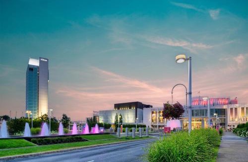 District Saint - Raymond - Vanier Hotel | Hilton Lac-Leamy