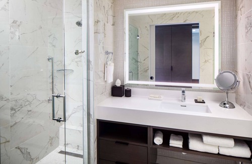 Aventura Hotel | Hilton Miami Aventura