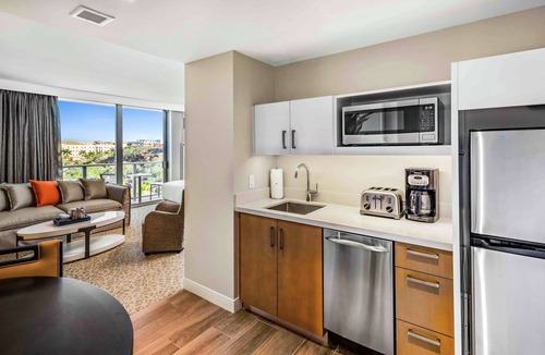 Ludlam Hotel | Hilton Miami Dadeland