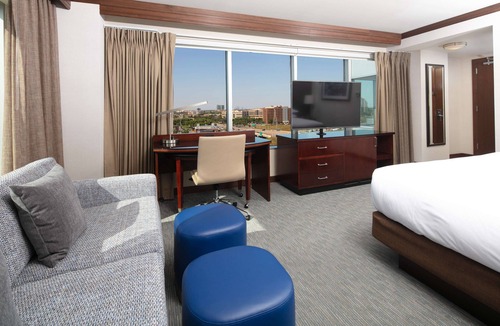 West Bloomington Hotel | Hilton Minneapolis/Bloomington