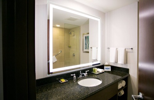 West Bloomington Hotel | Hilton Minneapolis/Bloomington