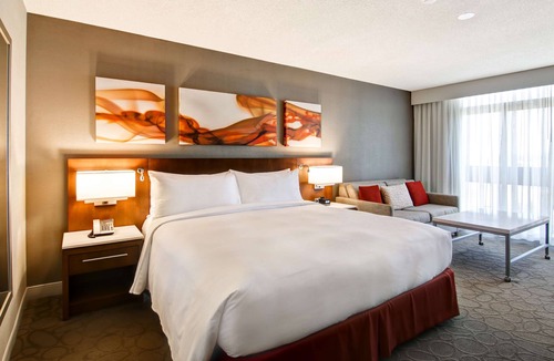 Mississauga Hotel | Hilton Mississauga/Meadowvale