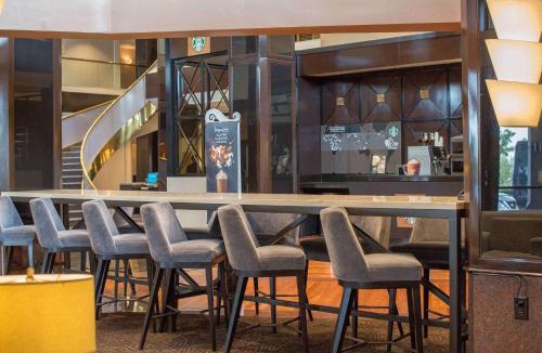Elizabeth Hotel | Hilton Newark Airport