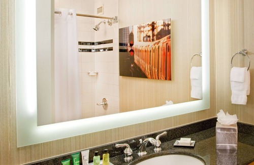 Elizabeth Hotel | Hilton Newark Airport