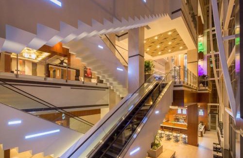 Downtown Hotel | Hilton Norfolk The Main