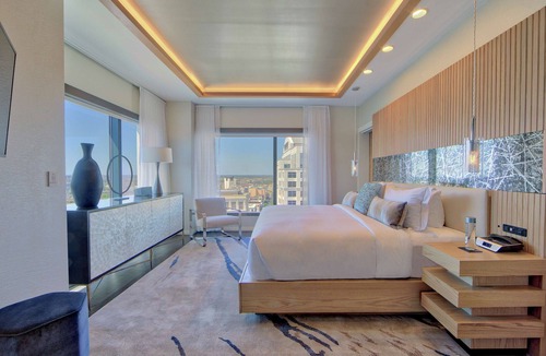 Downtown Hotel | Hilton Norfolk The Main