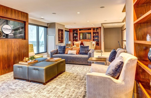 Downtown Hotel | Hilton Norfolk The Main