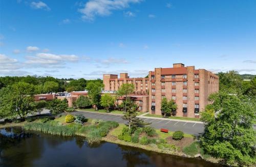 Cedar Knolls Hotel | Hilton Parsippany