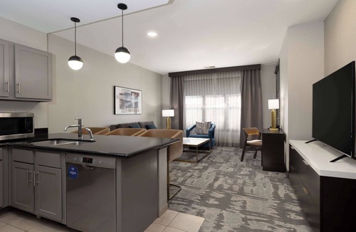 Downtown Branson Hotel | Hilton Promenade at Branson Landing