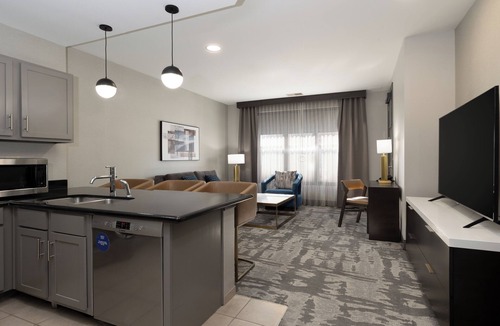 Downtown Branson Hotel | Hilton Promenade at Branson Landing