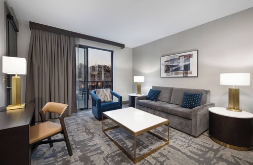 Downtown Branson Hotel | Hilton Promenade at Branson Landing