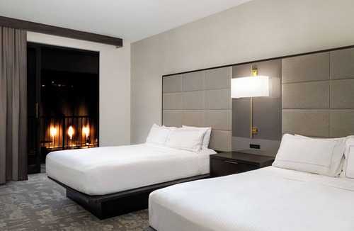 Downtown Branson Hotel | Hilton Promenade at Branson Landing