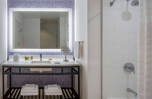 City Center Hotel | Hilton Richmond Downtown