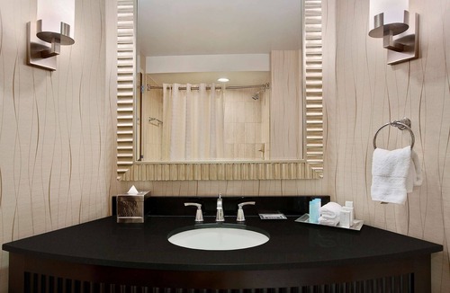 Rosemont Hotel | Hilton Rosemont Chicago O'Hare