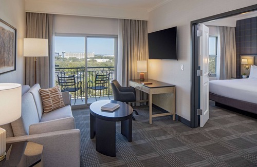 West San Antonio Hotel | Hilton San Antonio Hill Country