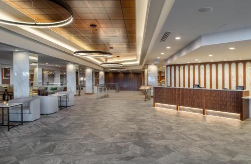 Airport Township Hotel | Hilton St. Louis Airport