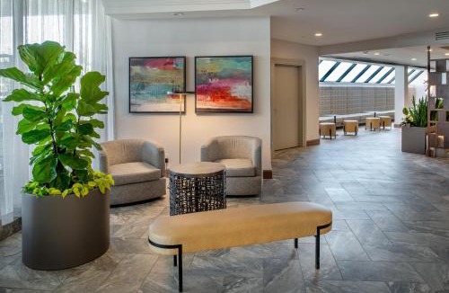 Airport Township Hotel | Hilton St. Louis Airport