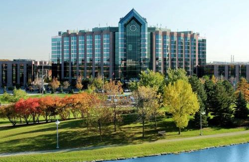 Unionville Hotel | Hilton Suites Toronto-Markham Conference Centre & Spa