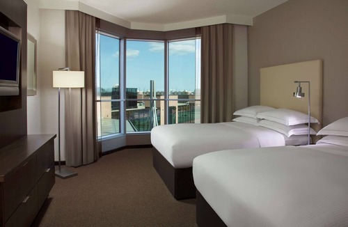 Unionville Hotel | Hilton Toronto/Markham Suites Conference Centre & Spa