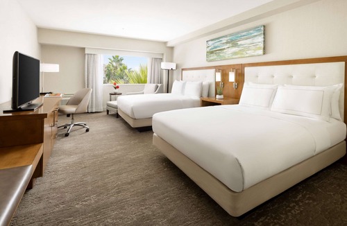 Broadway Northeast Hotel | Hilton Tucson East
