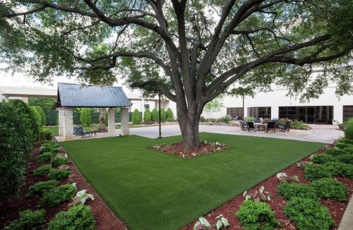 Brazos Hotel | Hilton Waco
