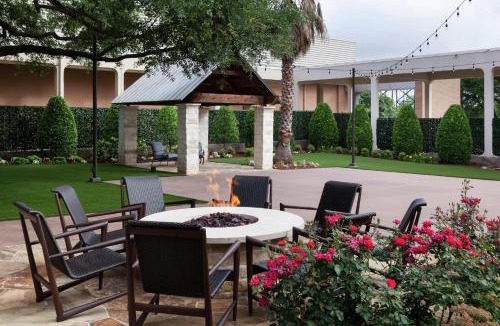 Brazos Hotel | Hilton Waco