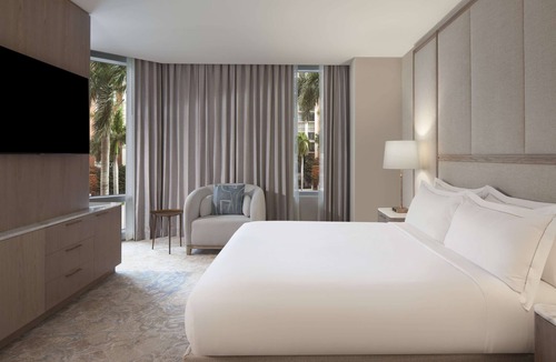 Downtown West Palm Beach Hotel | Hilton West Palm Beach
