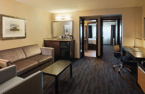 Winnipeg Hotel | Hilton Winnipeg Airport Suites