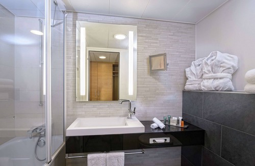 Glattbrugg Hotel | Hilton Zurich Airport