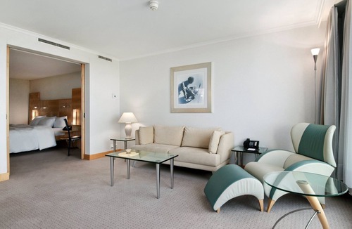 Glattbrugg Hotel | Hilton Zurich Airport