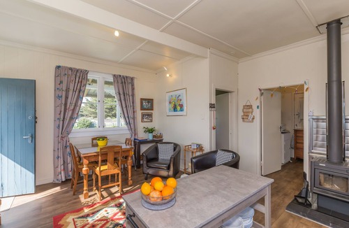 Himatangi Beach Cottage | Himatangi's Wee Hoose
