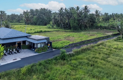 Blahbatuh Villa | Himawari House