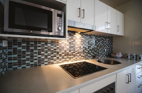 Glenelg Apartment | Hindmarsh House on College