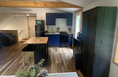 Hinesburg Apartment | Hinesburg hideaway with hot tub!