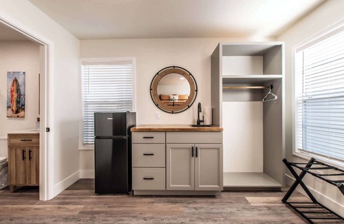 Bay Area House | Hinman Haven + Hot tub