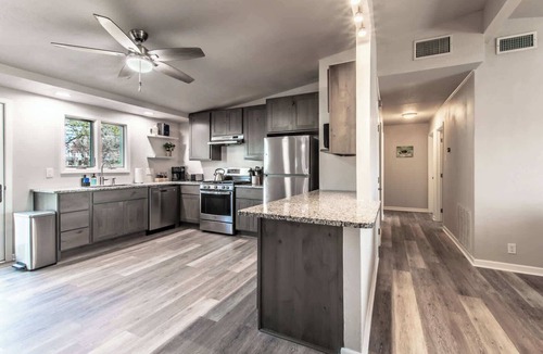 Bay Area House | Hinman Haven + Hot tub