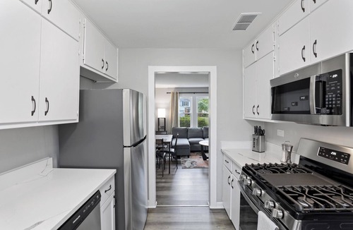 Fullersburg House | Hinsdale Haven, Pet Friendly!