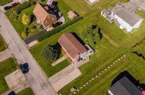 Eastward Look House | Hint of Lime | 3BD/1BA