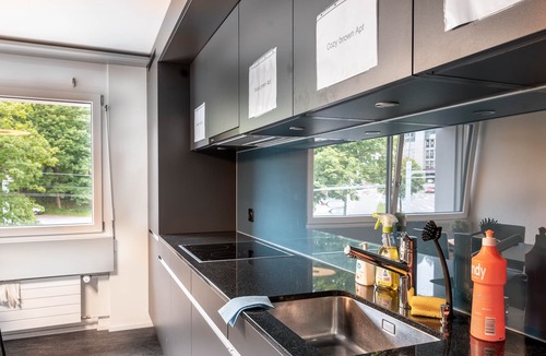 St. Gallen Apartment | ★hip 1 BR- Apartment with Netflix "modern red"★