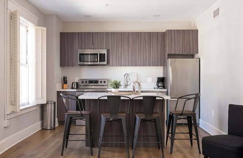 Gaslamp Quarter Bed & Breakfast | Hip 2BR Suite in Central Gaslamp | Walk Score 99!