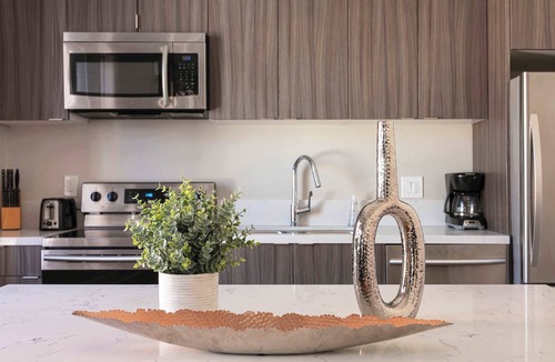 Gaslamp Quarter Bed & Breakfast | Hip 2BR Suite in Central Gaslamp | Walk Score 99!
