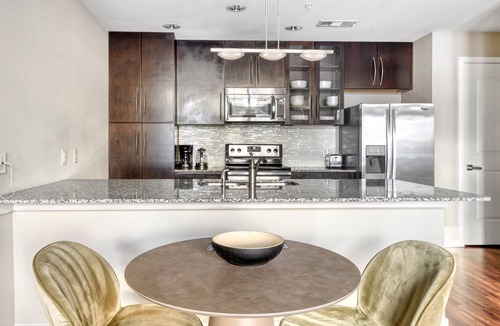 Barton Heights Apartment | Hip Barton Springs 1BR w/ W/D, Gym & Pool, nr Town Lake, by Blueground
