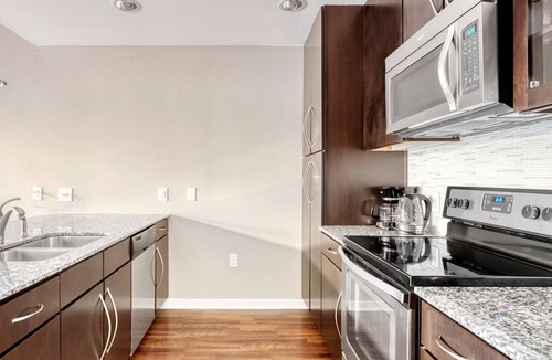 Barton Heights Apartment | Hip Barton Springs 1BR w/ W/D, Gym & Pool, nr Town Lake, by Blueground