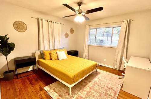 Hillcrest House | Hip Hillcrest Home - Restaurants, Shopping & Fun