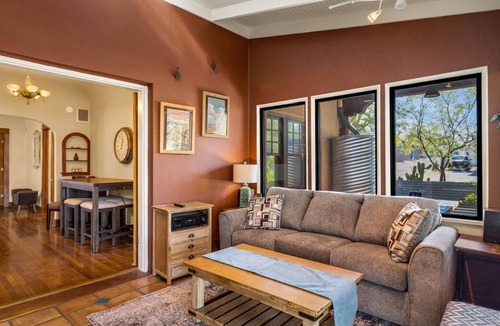 Feldman's House | Hip & Historic By Casago