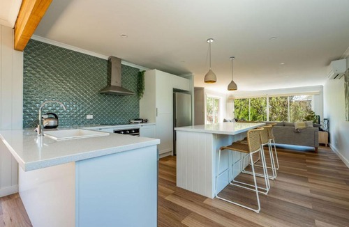 Inverloch House | Hip Nautic 100 Metres to Beach