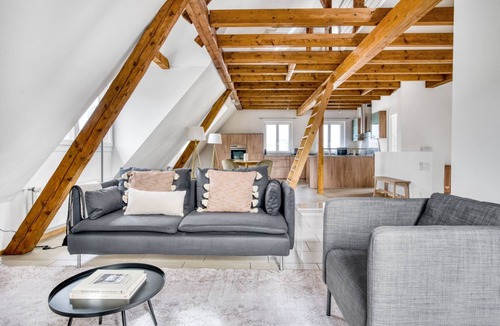 Oerlikon Apartment | Hip Oerlikon 2.5 Room w/Storage, 2 mins to local market, by Blueground