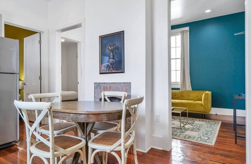 Faubourg Delachaise Apartment | Hip & Stylish Magazine St. Apt | Balcony & Parking